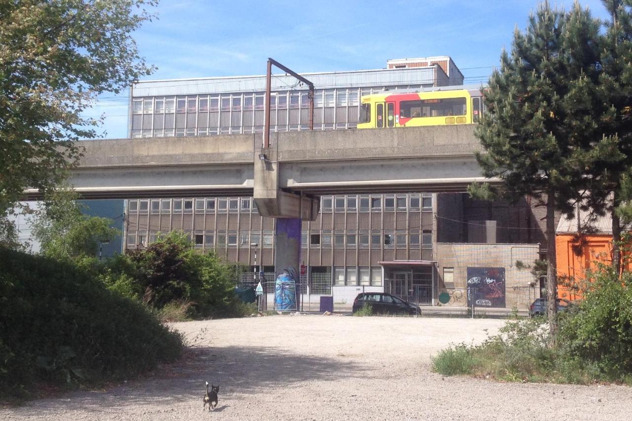 Ghostel 1St - Aventure Alternative - Guest House - Arts-Factory-Experience - For Artists, Makers And Open Minds - Attention, We Are Not A Hotel And Are Not Adapted For Everybody - Read Host Warnings Before Reservation - Www,Providence,Be Asbl Charleroi Kültér fotó