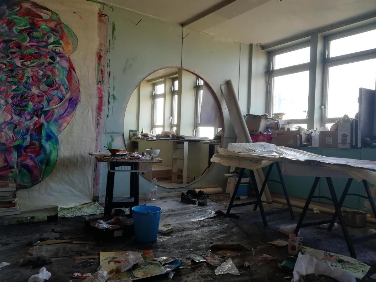 Ghostel 1St - Aventure Alternative - Guest House - Arts-Factory-Experience - For Artists, Makers And Open Minds - Attention, We Are Not A Hotel And Are Not Adapted For Everybody - Read Host Warnings Before Reservation - Www,Providence,Be Asbl Charleroi Kültér fotó