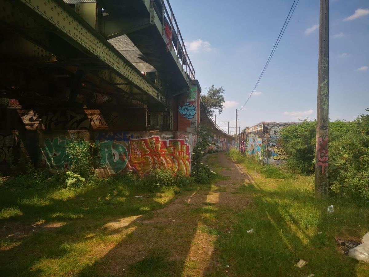 Ghostel 1St - Aventure Alternative - Guest House - Arts-Factory-Experience - For Artists, Makers And Open Minds - Attention, We Are Not A Hotel And Are Not Adapted For Everybody - Read Host Warnings Before Reservation - Www,Providence,Be Asbl Charleroi Kültér fotó