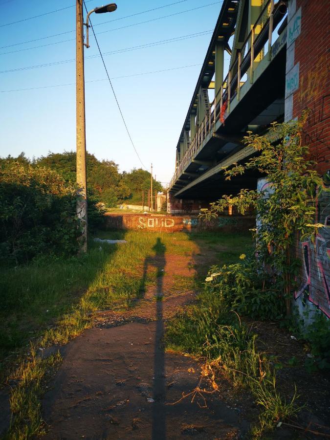 Ghostel 1St - Aventure Alternative - Guest House - Arts-Factory-Experience - For Artists, Makers And Open Minds - Attention, We Are Not A Hotel And Are Not Adapted For Everybody - Read Host Warnings Before Reservation - Www,Providence,Be Asbl Charleroi Kültér fotó